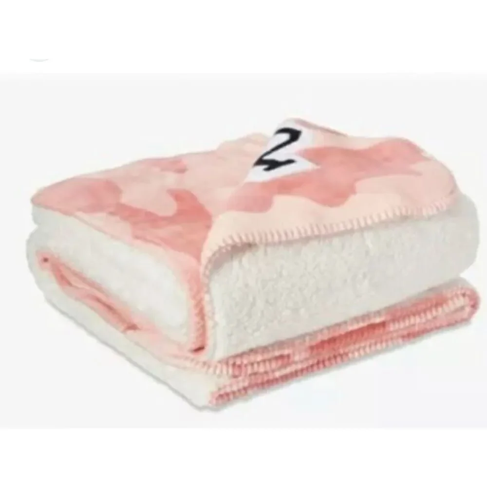 VS PINK camo camouflage Sherpa teddy fur throw BLANKET guc